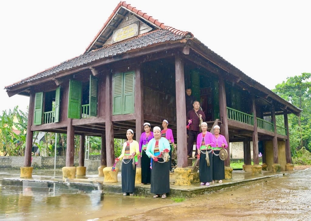 Câu lạc bộ hát giao duyên tiếng Mường góp phần gìn giữ, phát huy làn điệu hát Đúm và các giá trị văn hóa truyền thống của đồng bào Mường