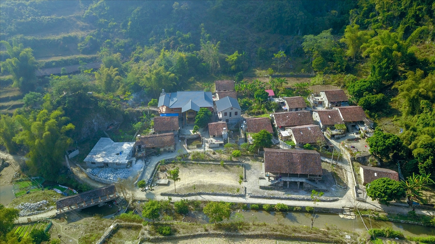 Làng đá Khuổi Ky (tọa lạc tại xã Đàm Thủy, tỉnh Cao Bằng) vẫn giữ được vẻ đẹp cổ kính, tạo nên sự độc đáo riêng biệt cho mảnh đất vùng biên viễn