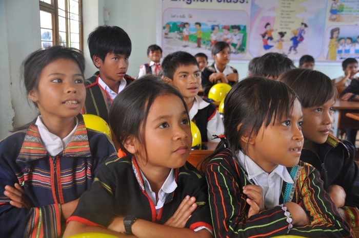 Người học dân tộc thiểu số rất ít người được ưu tiên tuyển sinh vào học tại các cơ sở giáo dục công