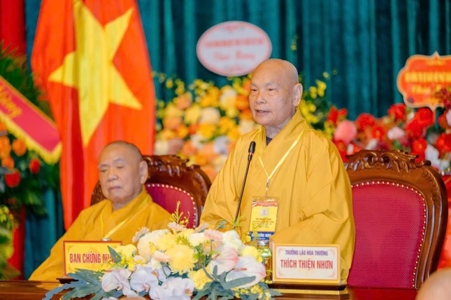 Hòa thượng Thích Thiện Nhơn - Phó Pháp chủ Hội đồng Chứng minh, Chủ tịch Hội đồng Trị sự Giáo hội Phật giáo Việt Nam phát biểu tại Hội nghị