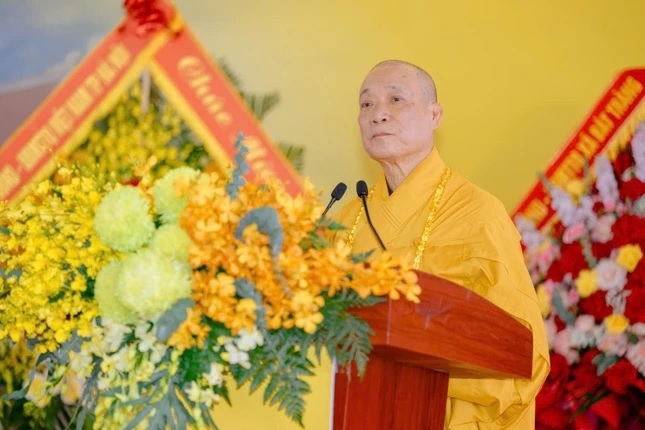 Hòa thượng Thích Bảo Nghiêm - Phó Chủ tịch Hội đồng Trị sự, Trưởng ban Trị sự Giáo hội Phật giáo Việt Nam Thành phố Hà Nội phát biểu khai mạc lễ khởi công