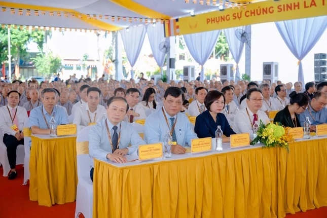 Các đại biểu tham dự lễ khởi công