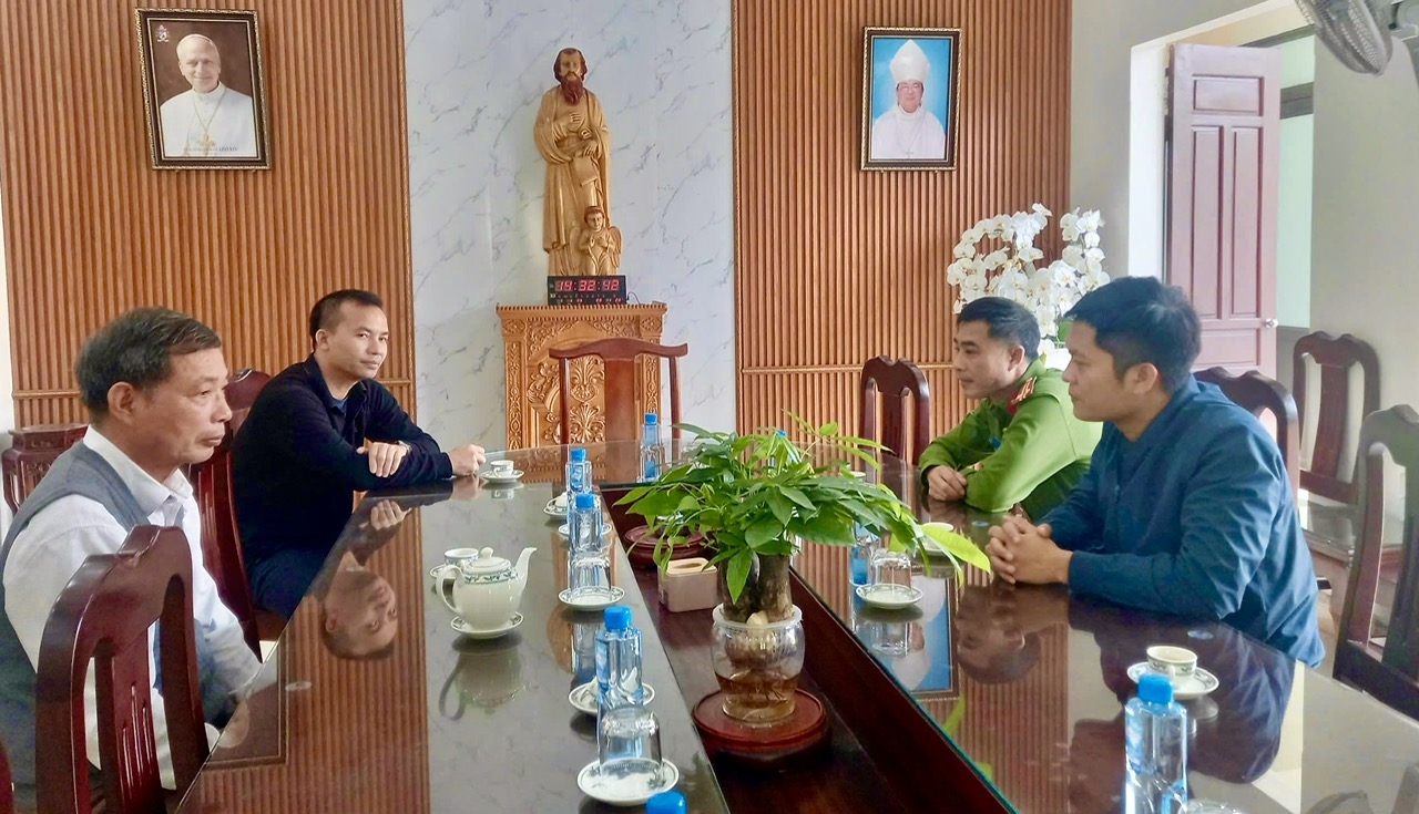 Công an xã Thượng Hồng tuyên truyền, vận động Nhân dân thực hiện quyền tự do tín ngưỡng, tôn giáo theo đúng quy định của Hiến pháp và pháp luật