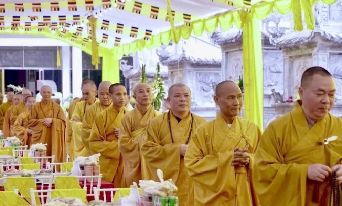 Chư tôn đức tham dự buổi lễ