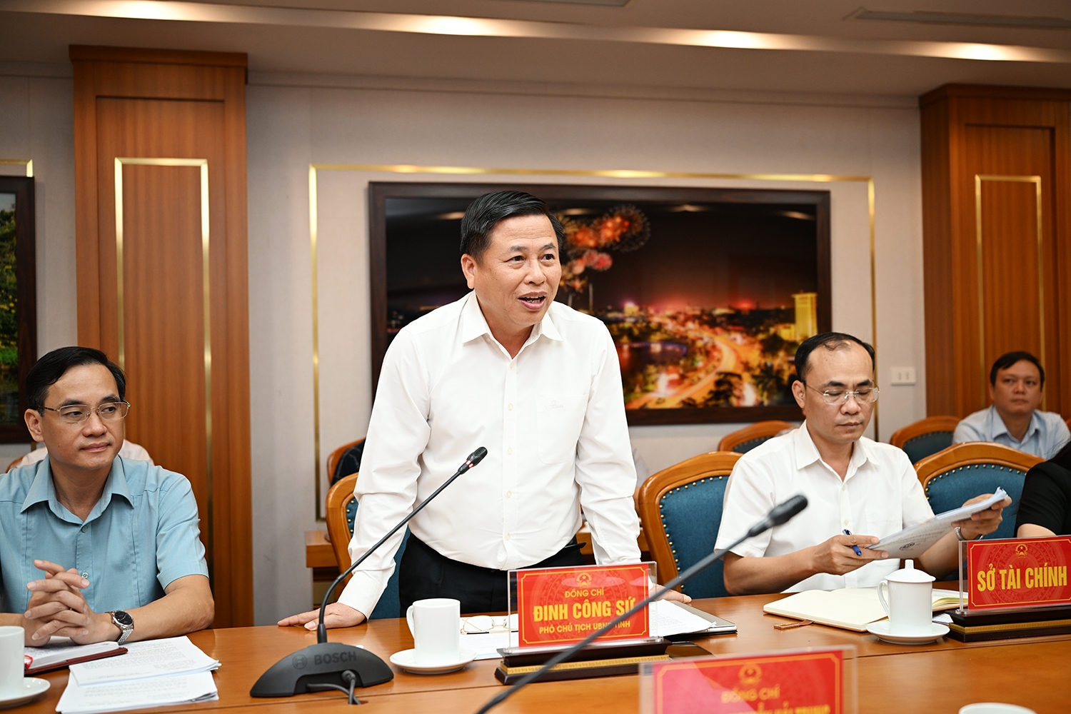 Phó Chủ tịch UBND tỉnh Phú Thọ Đinh Công Sứ phát biểu tại buổi làm việc