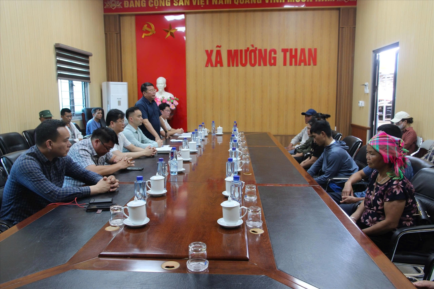 Đoàn công tác Bộ Dân tộc và Tôn giáo thăm hỏi, động viên các hộ dân bị ảnh hưởng bởi mưa lũ tại xã Mường Than, tỉnh Lai Châu