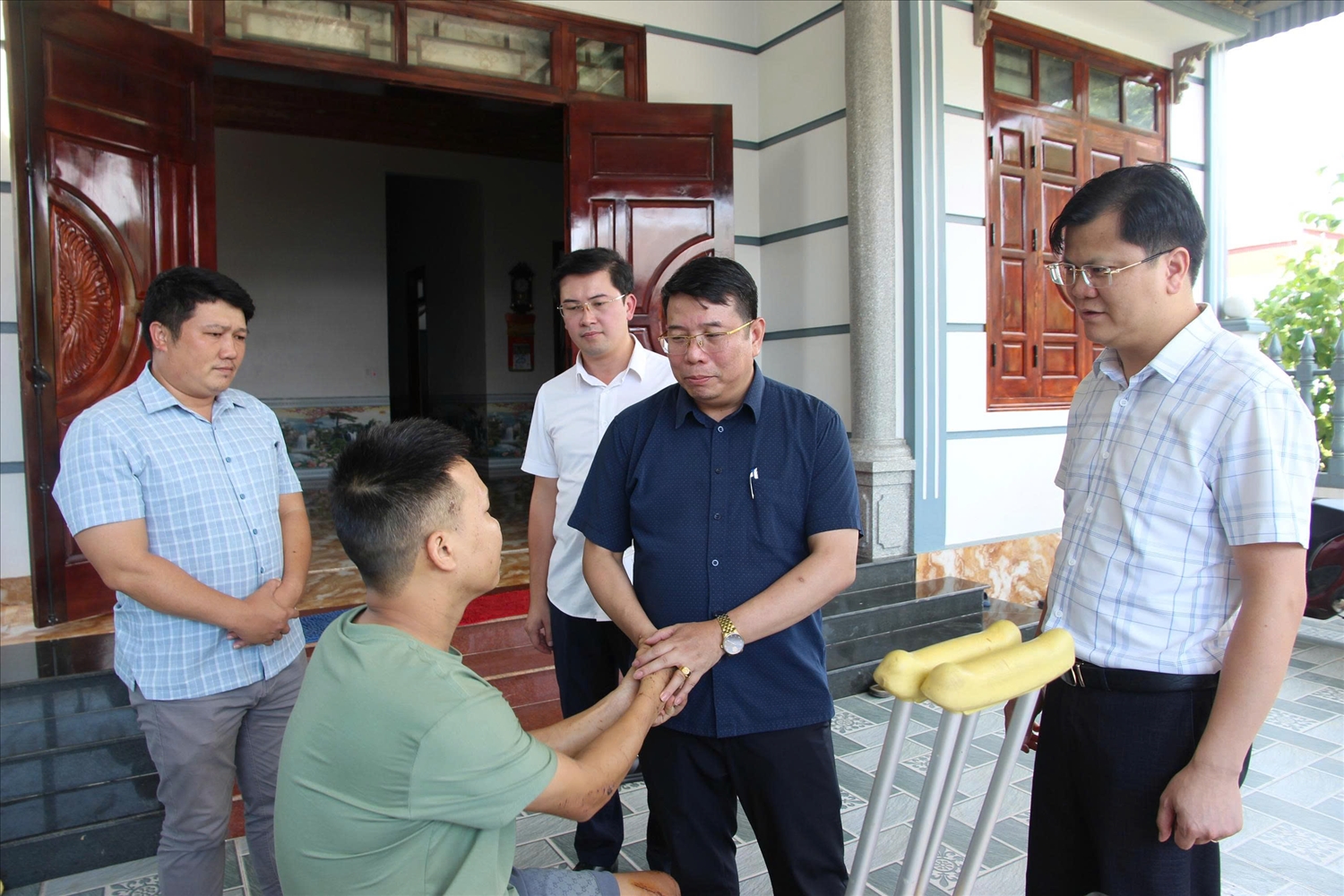 Đoàn đã thăm hỏi, động viên anh Phạm Thanh Hải có vợ và 2 con thiệt mạng do mưa lũ