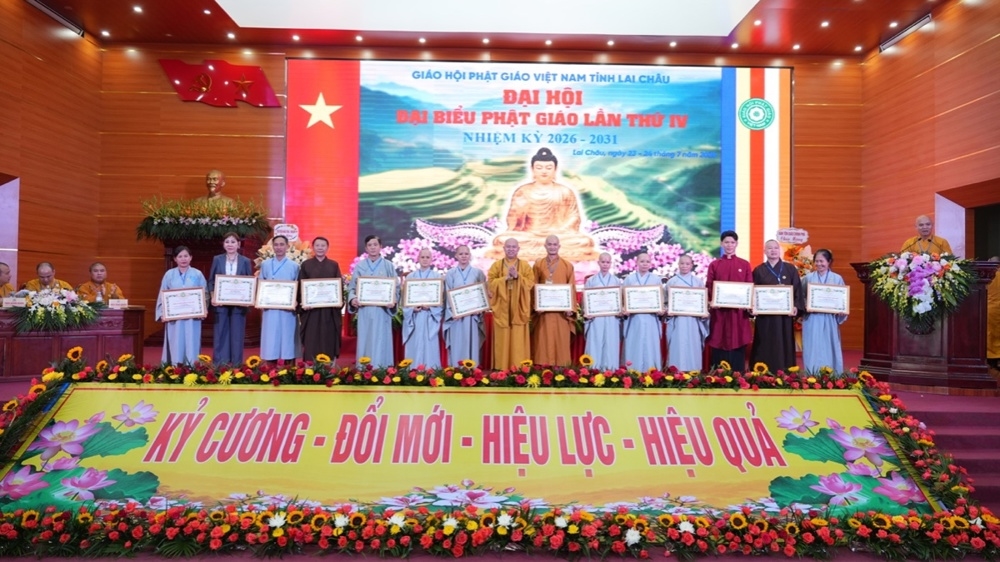 Trung ương Giáo hội Phật giáo Việt Nam trao tặng Bằng tuyên dương công đức cho tập thể Ban Trị sự Giáo hội Phật giáo Việt Nam tỉnh Lai Châu và 35 cá nhân