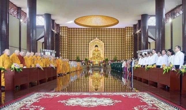 Chư tôn đức, chính quyền TP. Hồ Chí Minh, Mẹ Việt Nam Anh hùng, thân nhân người có công và thân nhân các liệt sĩ tham dự