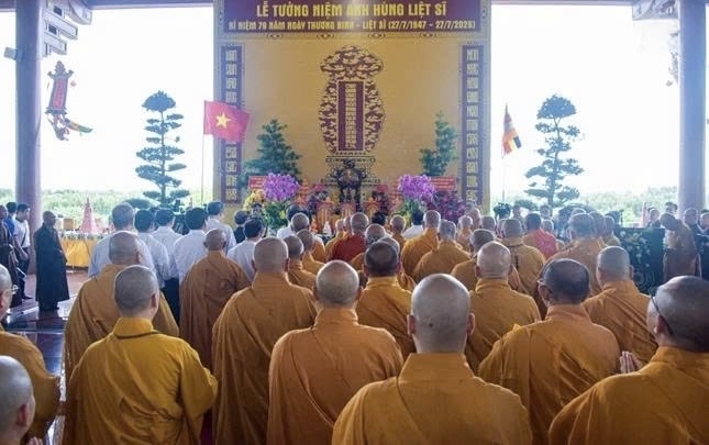 Lễ tưởng niệm các anh hùng liệt sĩ, đồng bào yêu nước đã hy sinh diễn ra trong không khí trang nghiêm, thiêng liêng và xúc động, thể hiện đạo lý tri ân, báo ân và truyền thống ""Uống nước nhớ nguồn" của dân tộc