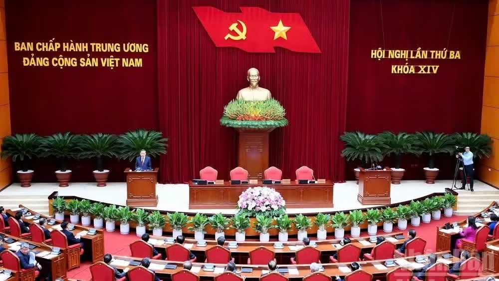 Quang cảnh phiên bế mạc Hội nghị lần thứ ba Ban Chấp hành Trung ương Đảng khóa XIV. (Ảnh: ĐĂNG KHOA)