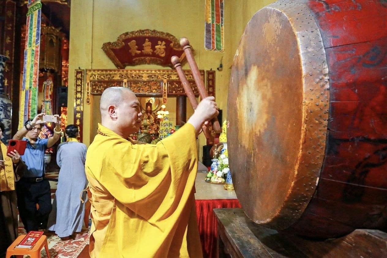 Nghi lễ tri ân các Anh hùng liệt sĩ được cử hành trong không khí thành kính, trang nghiêm tại chùa Quán Sứ