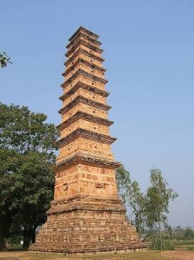 Kiến trúc và nghệ thuật thời Trần mang vẻ đẹp giản dị, vững chãi, phản chiếu tinh thần Thiền học giai đoạn này