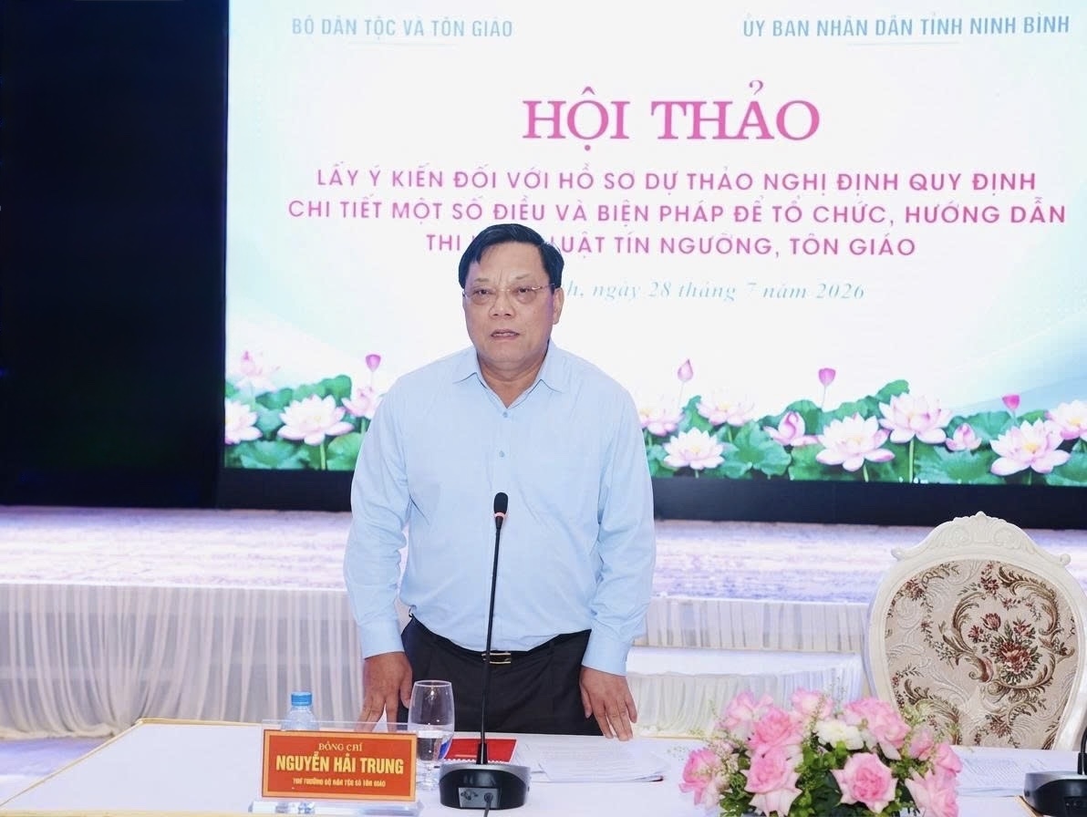 Thứ trưởng Bộ Dân tộc và Tôn giáo Nguyễn Hải Trung phát biểu tại Hội thảo
