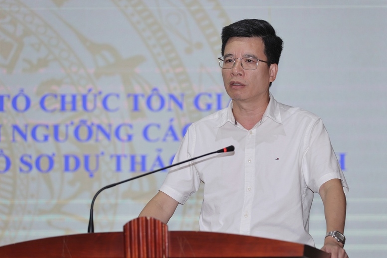 Ông Nguyễn Tiến Trọng, Phó Trưởng ban Ban Tôn giáo Chính phủ phát biểu tại Hội thảo