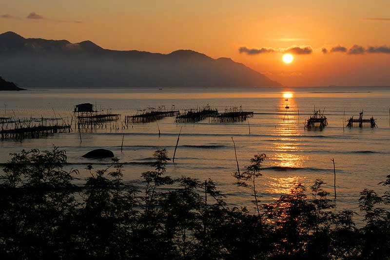 Đón hoàng hôn trên vịnh Nha Phu