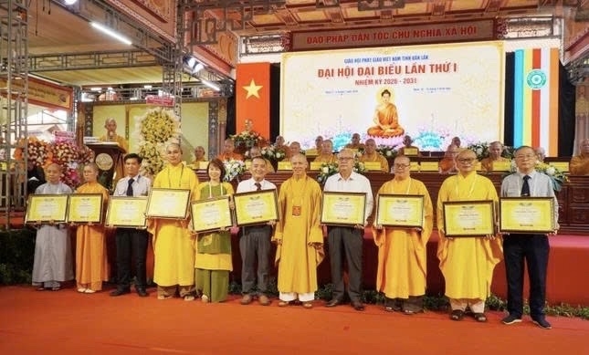 Ban Trị sự Giáo hội Phật giáo Việt Nam tỉnh Đắk Lắk trao tán dương công đức đến các cá nhân và tập thể tăng ni