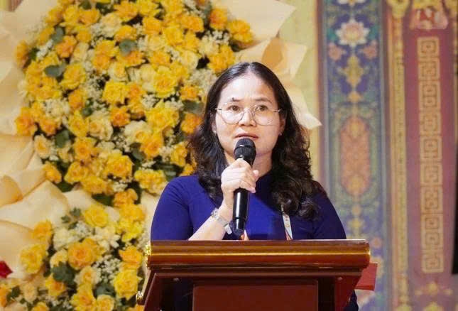 Bà Lê Thị Thanh Bích, Phó Giám đốc Sở Dân tộc và Tôn giáo tỉnh Đắk Lắk phát biểu tại Đại hội