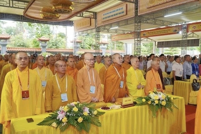 Đại biểu là chư tăng ni tham dự Đại hội