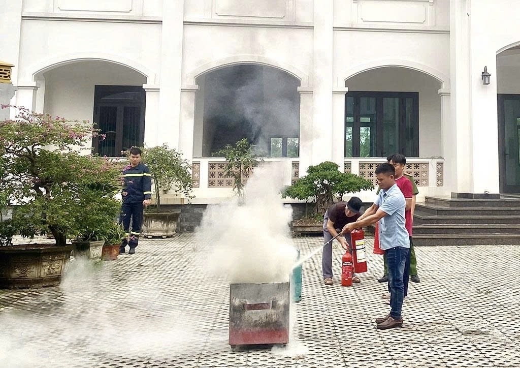 Phòng Cảnh sát Phòng cháy chữa cháy và cứu nạn cứu hộ, Công an tỉnh hướng dẫn sử dụng bình chữa cháy tại cộng đoàn Công giáo Hội Động
