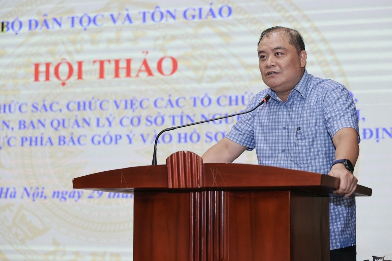 Ông Hoàng Văn Tùng, Trưởng ban Điều phối Giáo hội các Thánh hữu ngày sau của Chúa Giê-su Ky-tô Việt Nam phát biểu tại Hội thảo