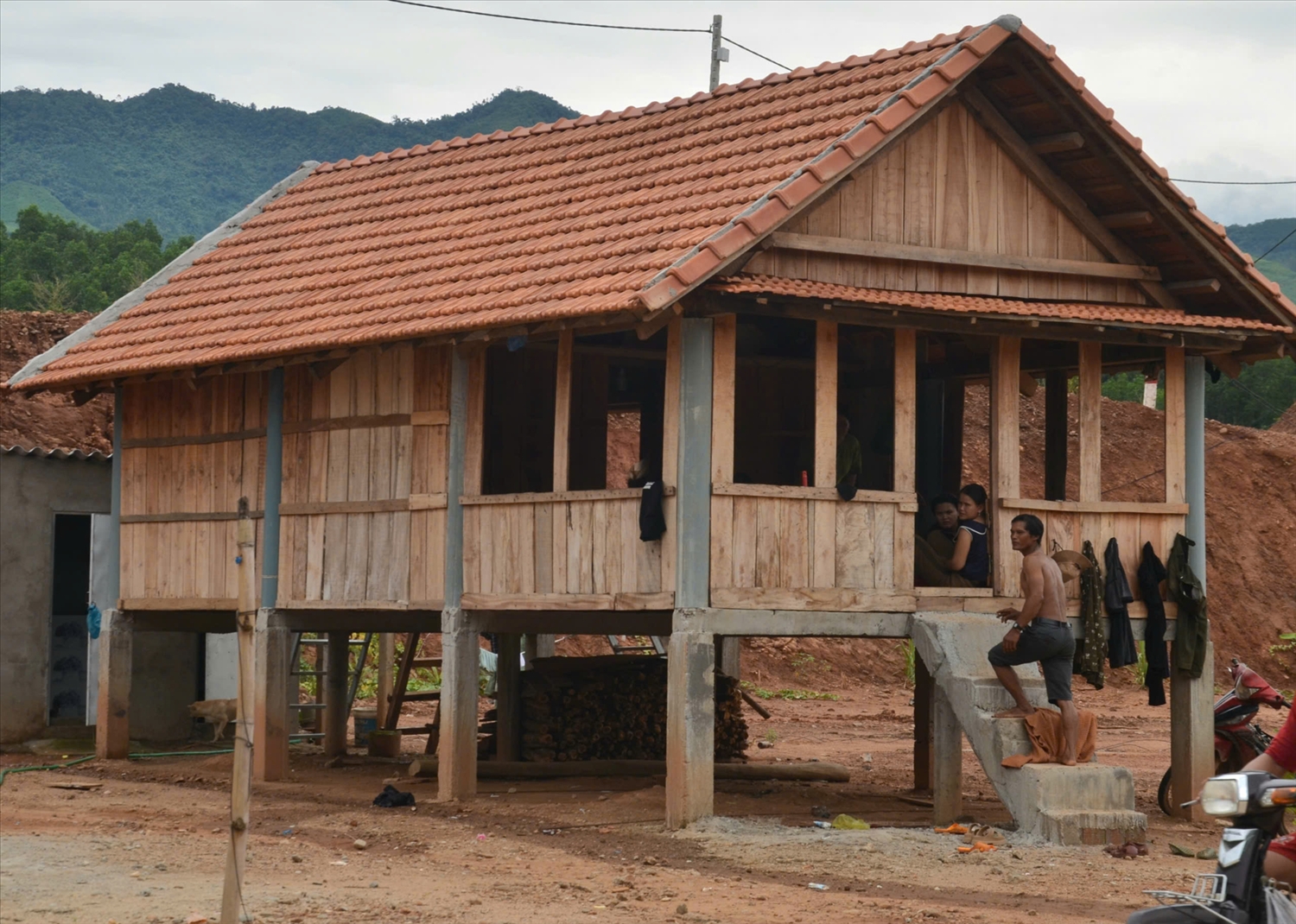 Nhà cửa kiên cố, thu nhập được cải thiện là điểm sáng trong công cuộc giảm nghèo tại vùng đồng bào dân tộc thiểu số và miền núi tỉnh Quảng Ngãi
