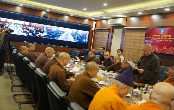 Thượng tọa Thích Đức Thiện, Phó Chủ tịch kiêm Tổng Thư ký Hội đồng Trị sự điều phối chương trình buổi họp