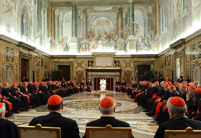 Mọi quyền lực của Vatican nằm trong tay Giáo hoàng. Dưới sự dẫn dắt của các Giáo hoàng, Tòa thánh Vatican đang ngày càng mở rộng tầm ảnh hưởng.