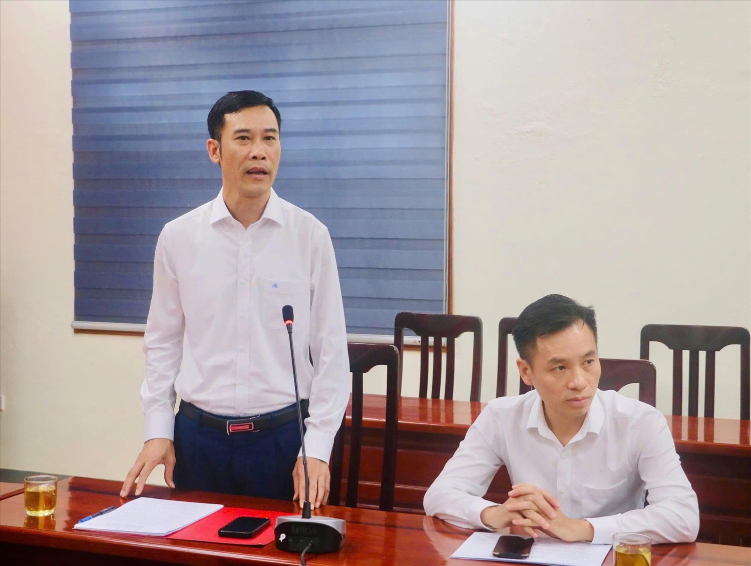 Ông Trần Văn Đoài, Phó Vụ trưởng Vụ Chính sách (Bộ Dân tộc và Tôn giáo) phát biểu định hướng các nội dung khảo sát phục vụ xây dựng cơ sở dữ liệu về dân tộc tại buổi làm việc với tỉnh Nghệ An