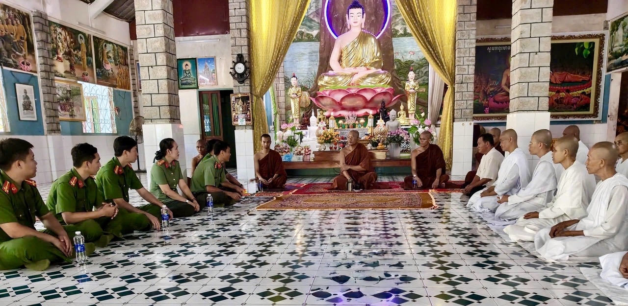 Buổi tuyên truyền luật tín ngưỡng, tôn giáo tại chùa Tuk Phos
