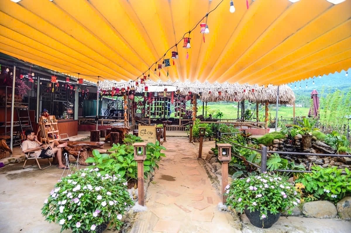 Phát triển homestay trên nền kiến trúc nhà sàn truyền thống đang trở thành hướng đi giúp người dân Mường Đeng nâng cao thu nhập, đồng thời bảo tồn và phát huy bản sắc văn hóa dân tộc Thái