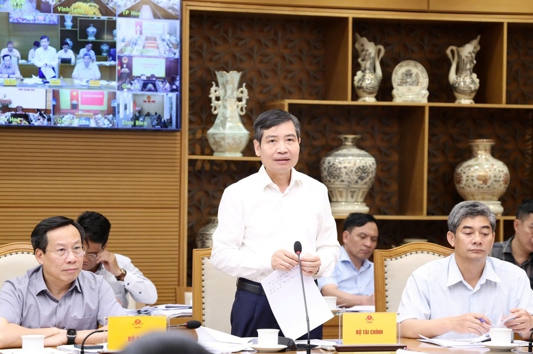 Thứ trưởng Bộ Tài chính Tạ Anh Tuấn phát biểu tại cuộc họp - Ảnh: VGP/Gia Huy