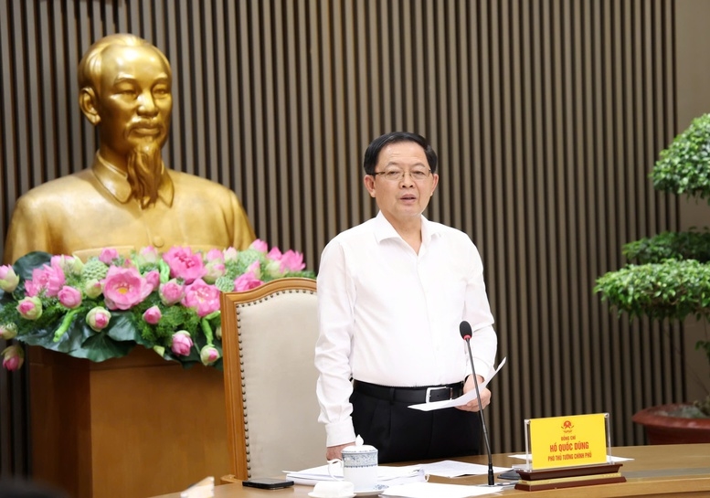 Đối với các địa phương, Phó Thủ tướng yêu cầu chủ động ban hành đầy đủ nguyên tắc, tiêu chí, cơ chế, chính sách thuộc thẩm quyền để phân bổ nguồn vốn năm 2026 - Ảnh: VGP/Gia Huy