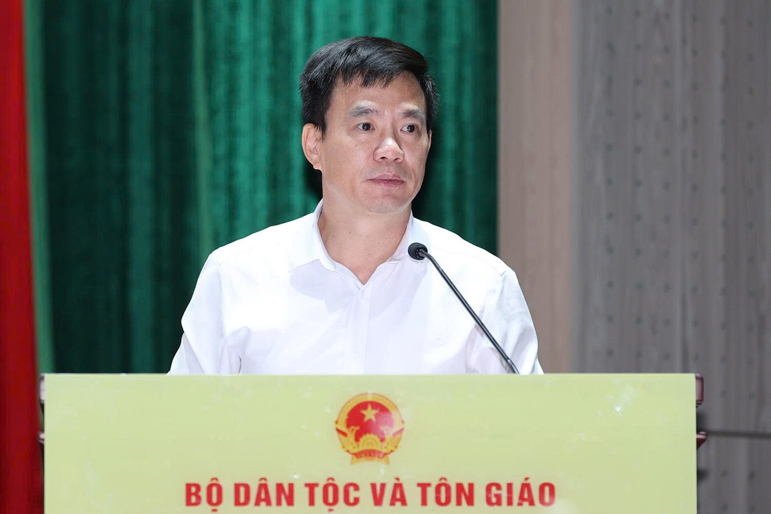 Chánh Văn phòng Bộ Nguyễn Cao Thịnh báo cáo tóm tắt kết quả công tác 6 tháng đầu năm 2026