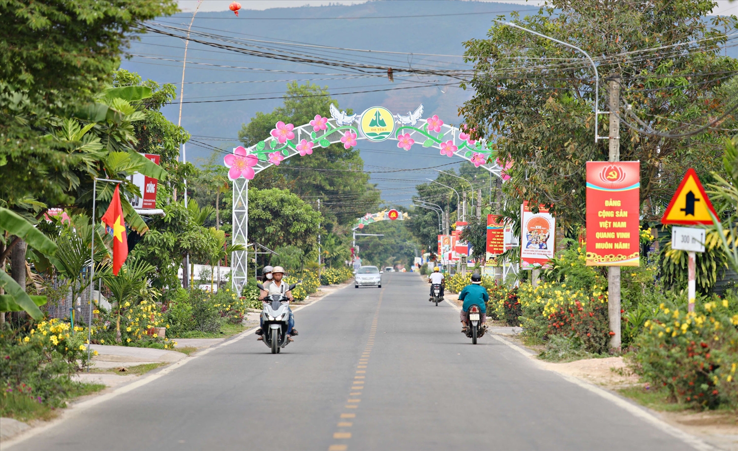 Việc đoàn kết trong công tác dân tộc và tôn giáo là động lực quan trọng giúp diện mạo nông thôn và đời sống người dân ngày càng khởi sắc