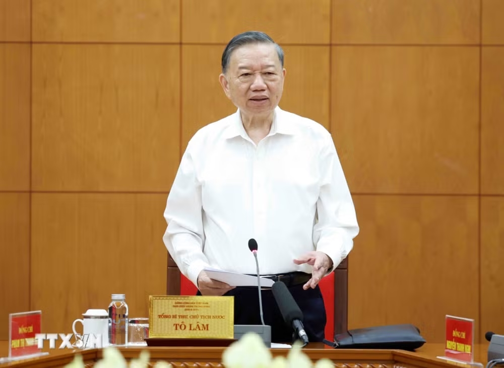 Tổng Bí thư, Chủ tịch nước yêu cầu, tạo việc làm bền vững ở đô thị gắn với mô hình tăng trưởng mới, doanh nghiệp và chất lượng sống - Ảnh: TTXVN