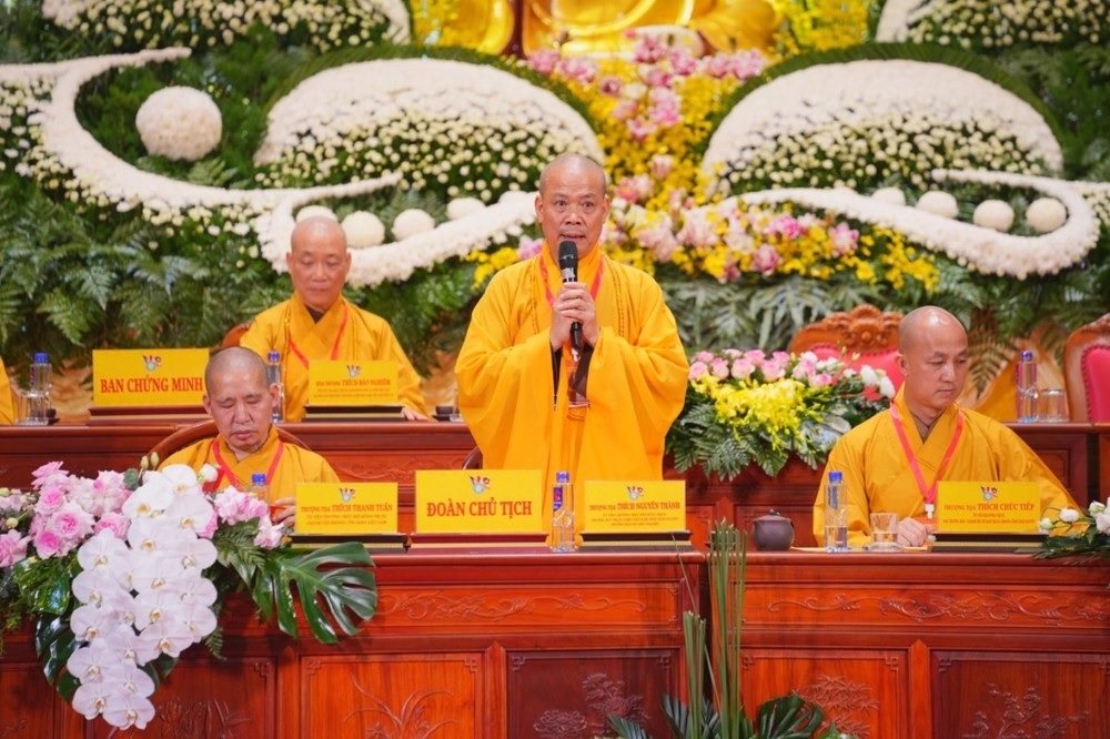 Thượng tọa Thích Nguyên Thành phát biểu tại Đại hội