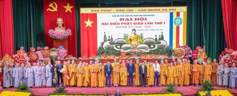 Các đại biểu tham dự Đại hội chụp hình tại Đại hội
