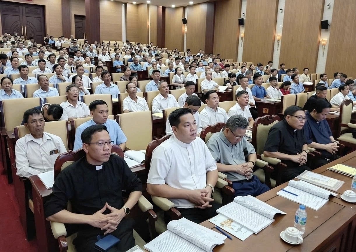 Các chức sắc, chức việc và tín đồ các tôn giáo tham dự Hội nghị