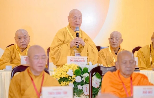 Hòa thượng Thích Thiện Nhơn, Phó Pháp chủ Hội đồng Chứng minh, Chủ tịch Hội đồng Trị sự, Trưởng ban Tăng sự Trung ương Giáo hội Phật giáo Việt Nam phát biểu tại Đại giới đàn