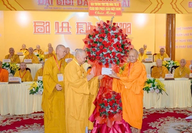 Ban Thường trực Hội đồng Trị sự Giáo hội Phật giáo Việt Nam chúc mừng Đại giới đàn