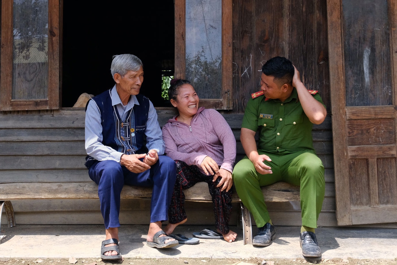 Già làng, người có uy tín phát huy vai trò cầu nối, tuyên truyền, vận động và phản ánh tâm tư, nguyện vọng của đồng bào đến cấp ủy, chính quyền địa phương
