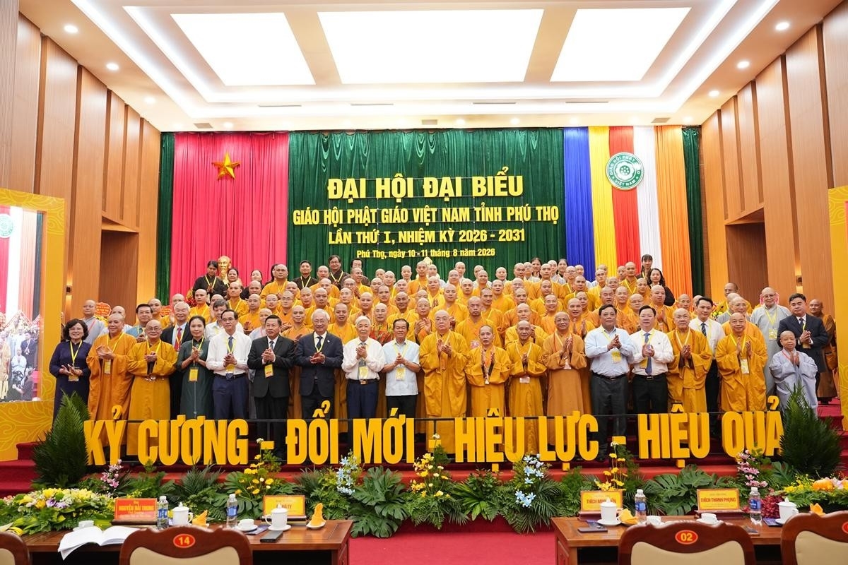 Ban Trị sự Giáo hội Phật giáo Việt Nam tỉnh Phú Thọ nhiệm kỳ 2026-2031 lưu niệm cùng các đại biểu tham dự Đại hội