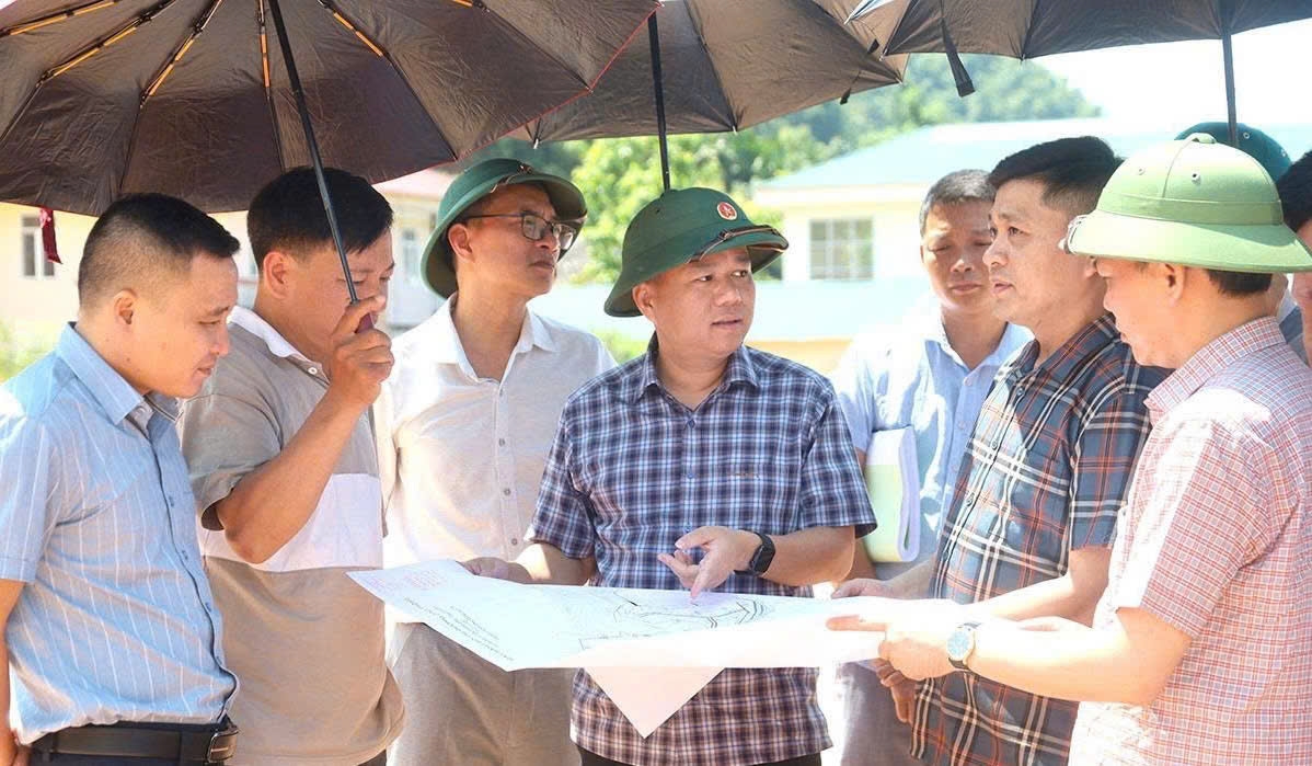 Phó Chủ tịch UBND tỉnh Đỗ Hùng Đức kiểm tra thực tế dự án Quy hoạch, sắp xếp, bố trí ổn định dân cư tập trung ở xã Yên Thành.