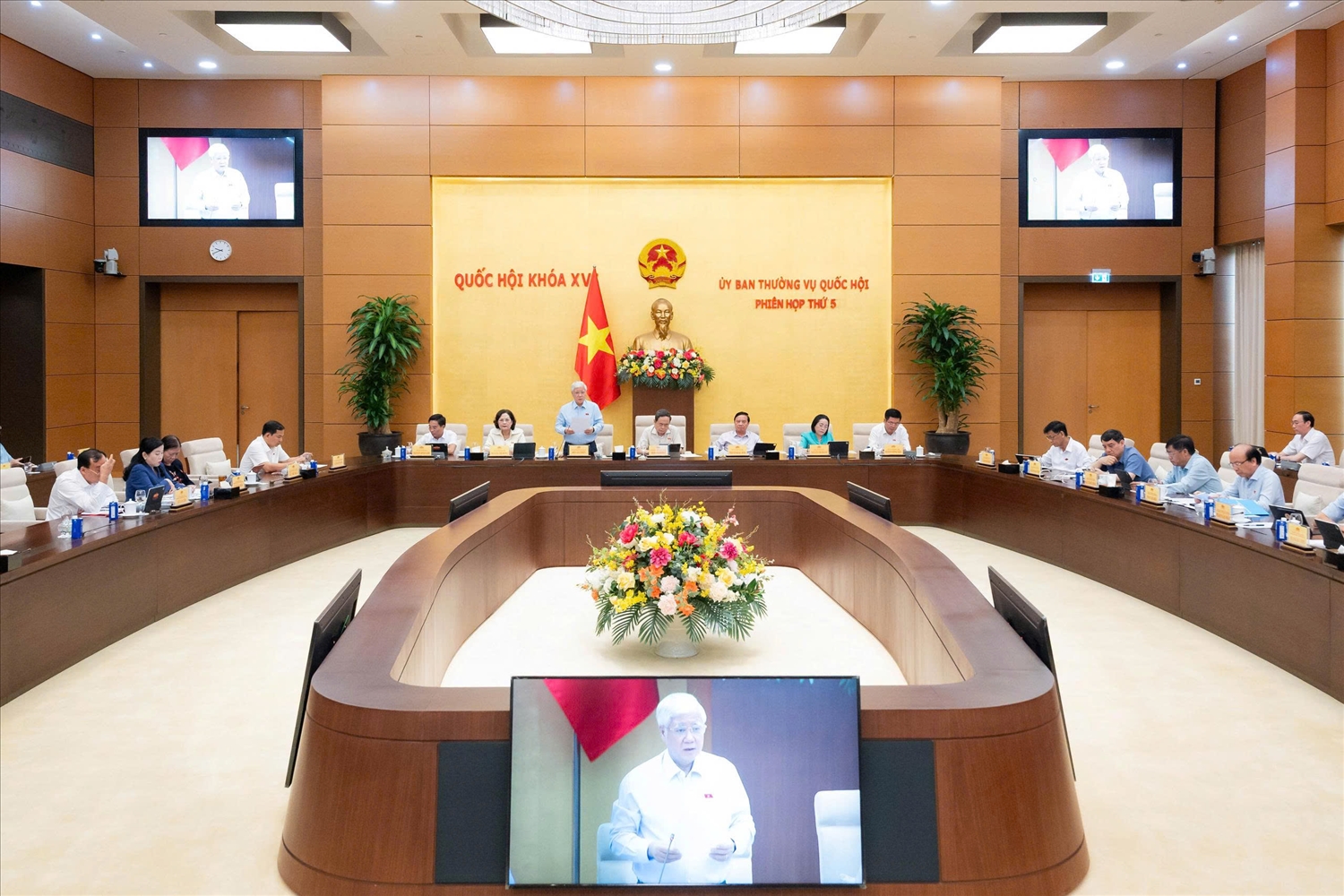 Quang cảnh Phiên họp