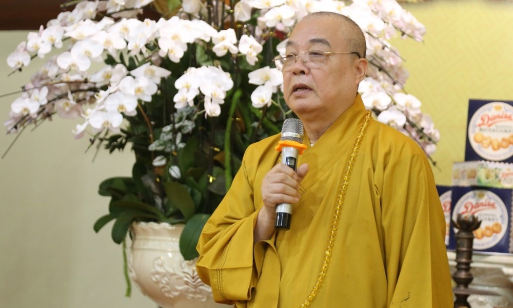 Hòa thượng Thích Thanh Nhiễu, Ủy viên Thường trực Hội đồng Chứng minh, Phó Chủ tịch Thường trực Hội đồng Trị sự Giáo hội Phật giáo Việt Nam phát biểu tại buổi lễ
