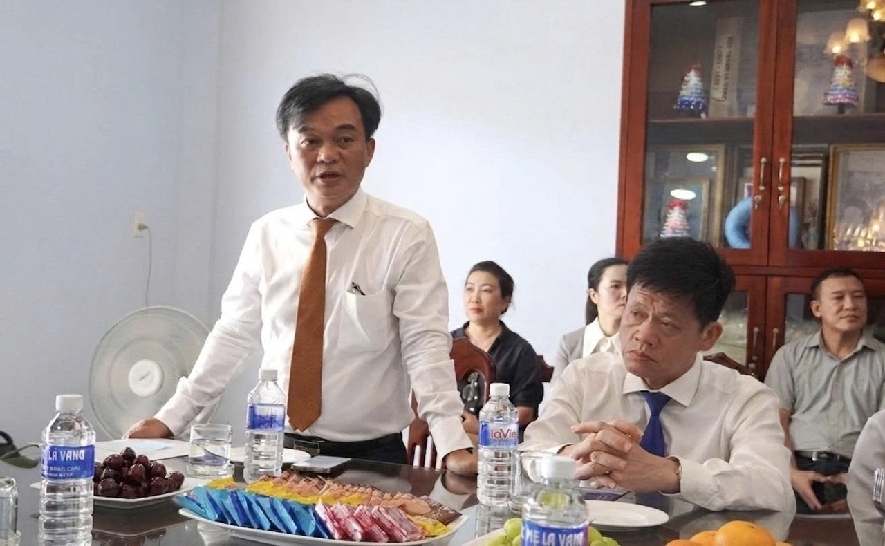Ông Nguyễn Chiến Thắng, Phó Bí thư Tỉnh ủy tỉnh Quảng Trị gửi lời chúc mừng đến Tổng Giám mục, chức sắc, tu sĩ cùng toàn thể giáo dân
