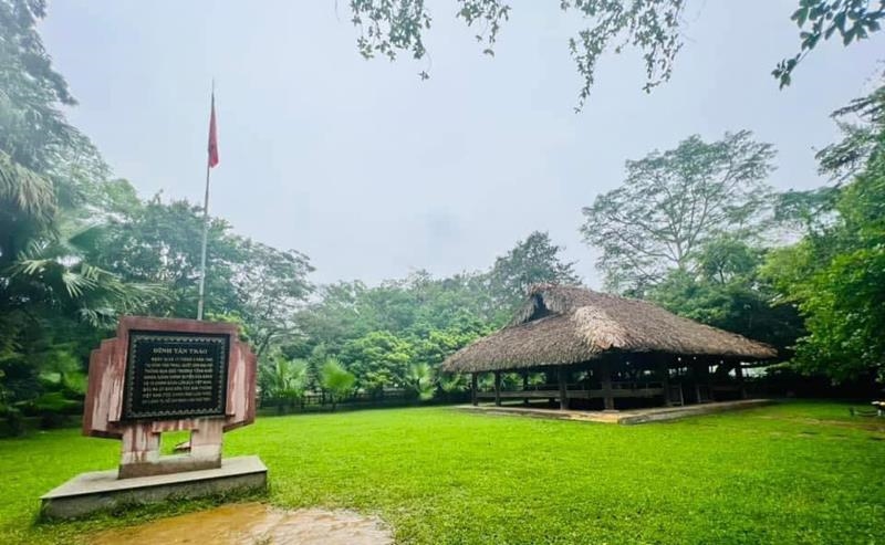Đình Tân Trào, nơi diễn ra Quốc dân Đại hội Tân Trào (ngày 16 - 17/8/1945) thông qua lệnh Tổng khởi nghĩa, bầu Chính phủ lâm thời của nước Việt Nam. Ảnh: Phương Liên