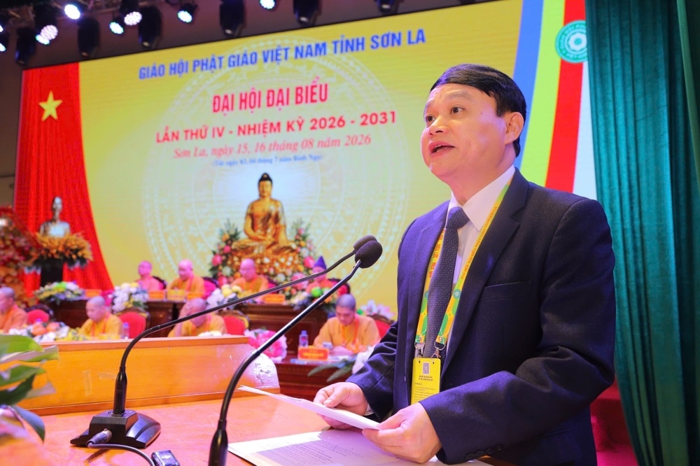 Ông Đặng Ngọc Hậu, Tỉnh ủy viên, Phó Chủ tịch UBND tỉnh Sơn La gửi lời chúc mừng tại Đại hội