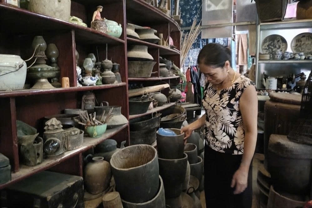 Bà Vì Thị Xoan, người dành nhiều năm sưu tầm, gìn giữ những kỷ vật của người Thái xưa tại Bản Lác